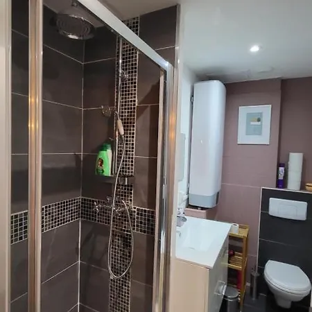 Escapade A Dans Beau T2 Avec Terrasse - Proche Gare Et Centre