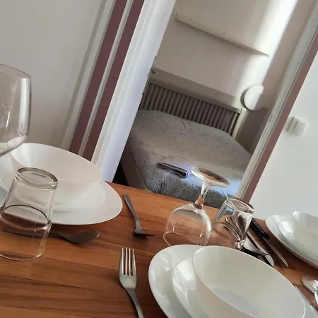 Daire Escapade A Dans Beau T2 Avec Terrasse - Proche Gare Et Centre *