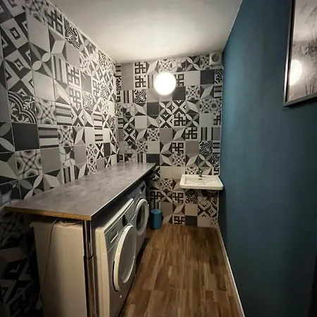 Escapade A Dans Beau T2 Avec Terrasse - Proche Gare Et Centre *