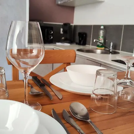 Escapade à Dans Beau T2 Avec Terrasse - Proche Gare Et Centre Apartamento Lourdes