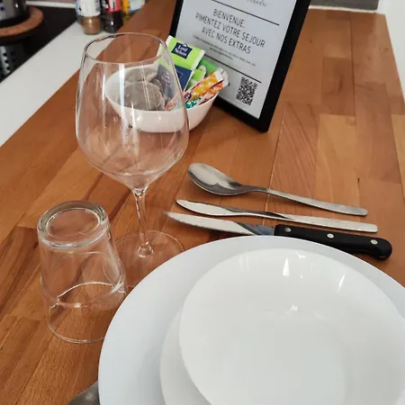 Escapade A Dans Beau T2 Avec Terrasse - Proche Gare Et Centre Appartement *